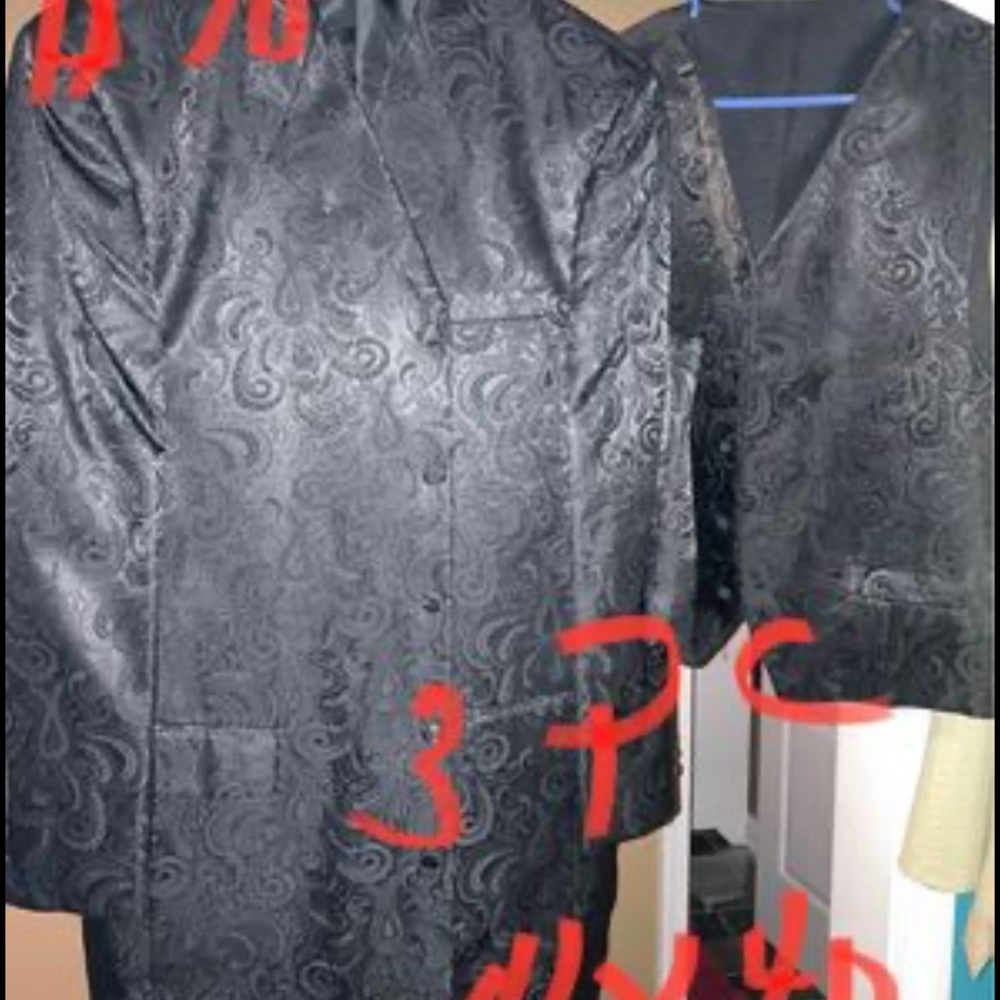 Suits - Picture 5 of 5